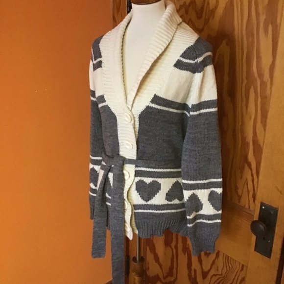 Forever 21 Gray and Cream Heart Belted Cardigan Sweater - Picture 4 of 11